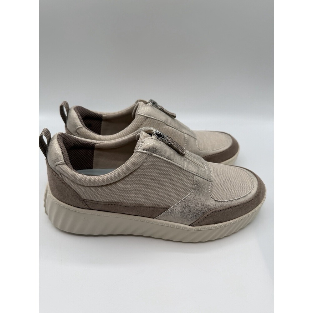 BZees Winner Comfort Sneaker, Women's 10 M, Beige,Gold Metallic Accents,Zip,NIB - Picture 4 of 16